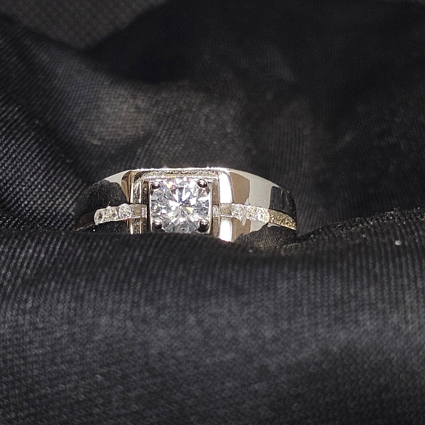 Men’s Silver Ring with CZ Center Stone – Size 9.5–11.5, 7g