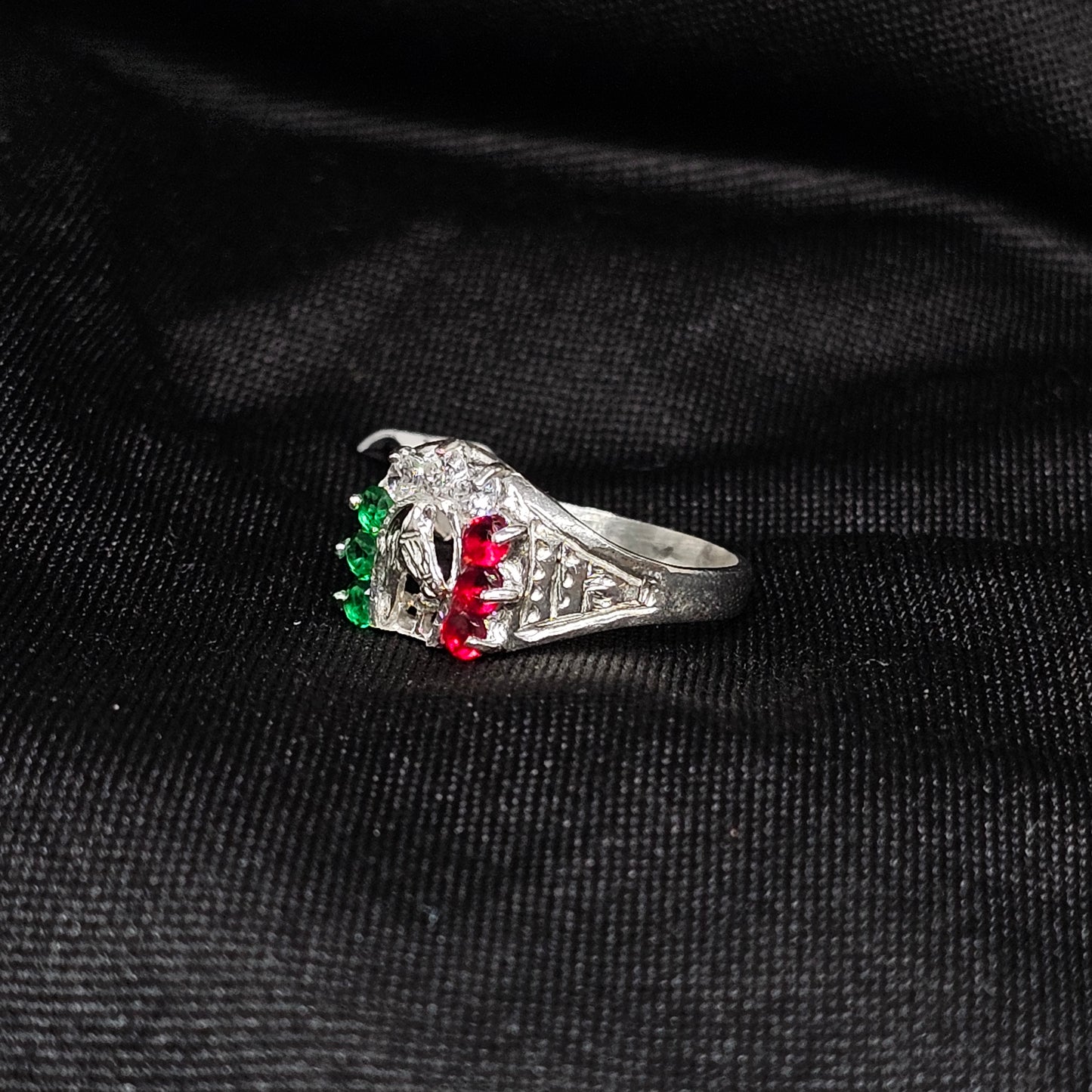 Tricolor Silver Ring w/ Red Green Stones – Size 5.5, 2g