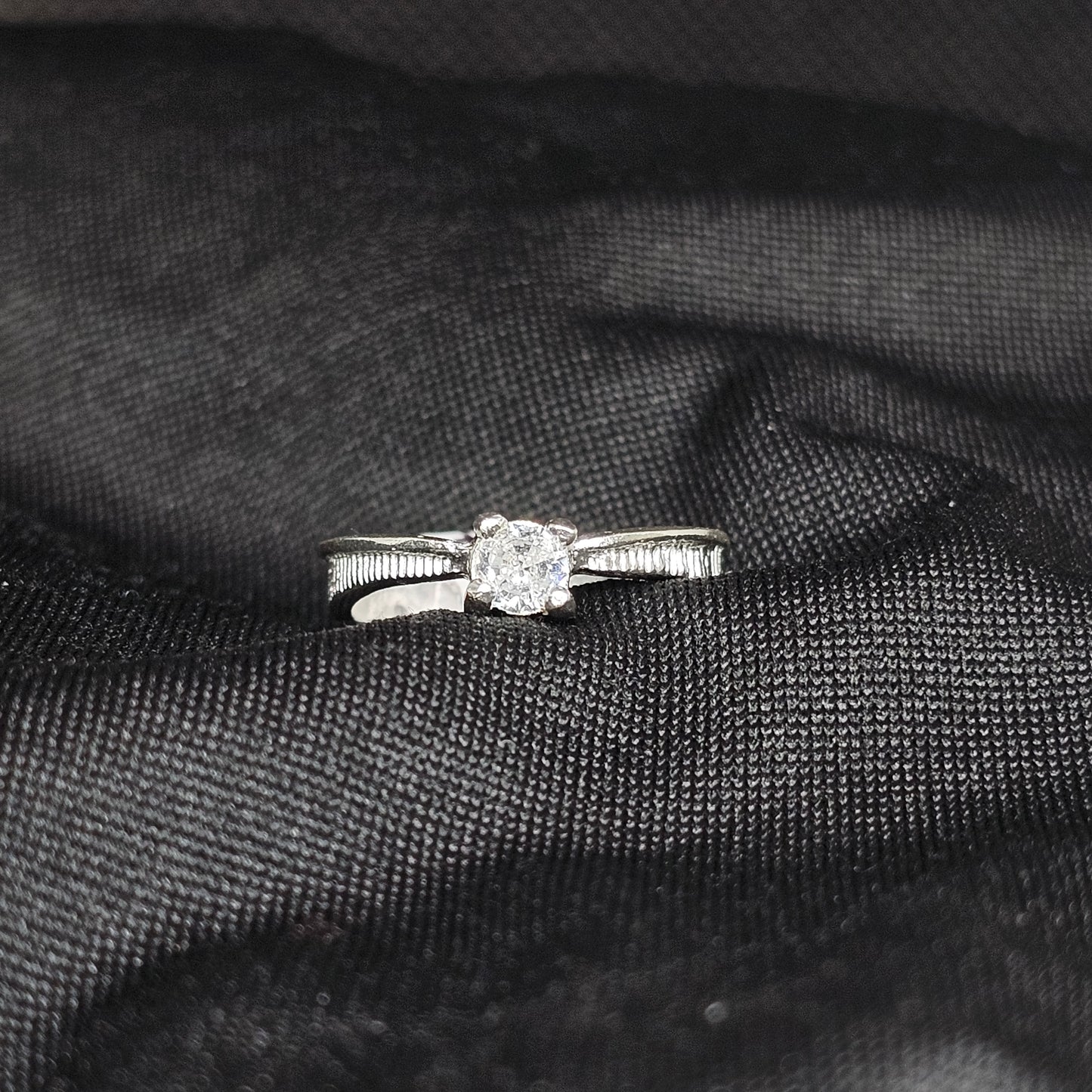 Classic Solitaire CZ Ring, Sizes 5.5 to 9, Silver 2.5g Elegant Fit