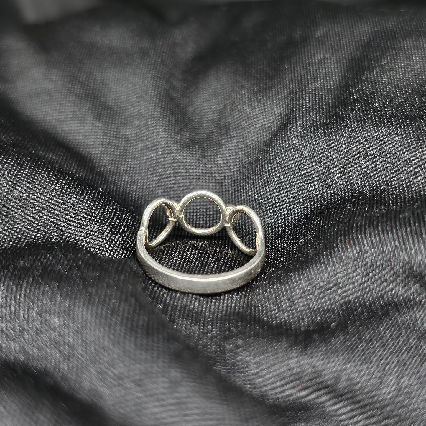 Textured Circle Link Ring – Size 6 & 6.5, 2g, Silver Finish