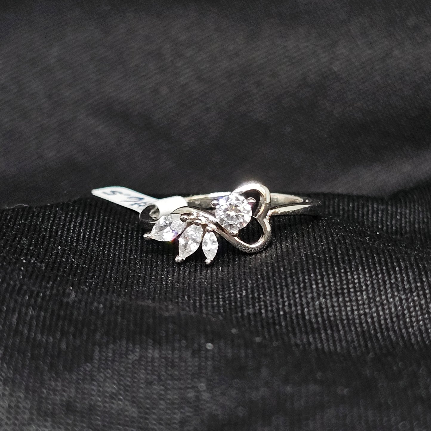 Delicate Leaf and Heart Crystal Ring in Silver – Size 6.5
