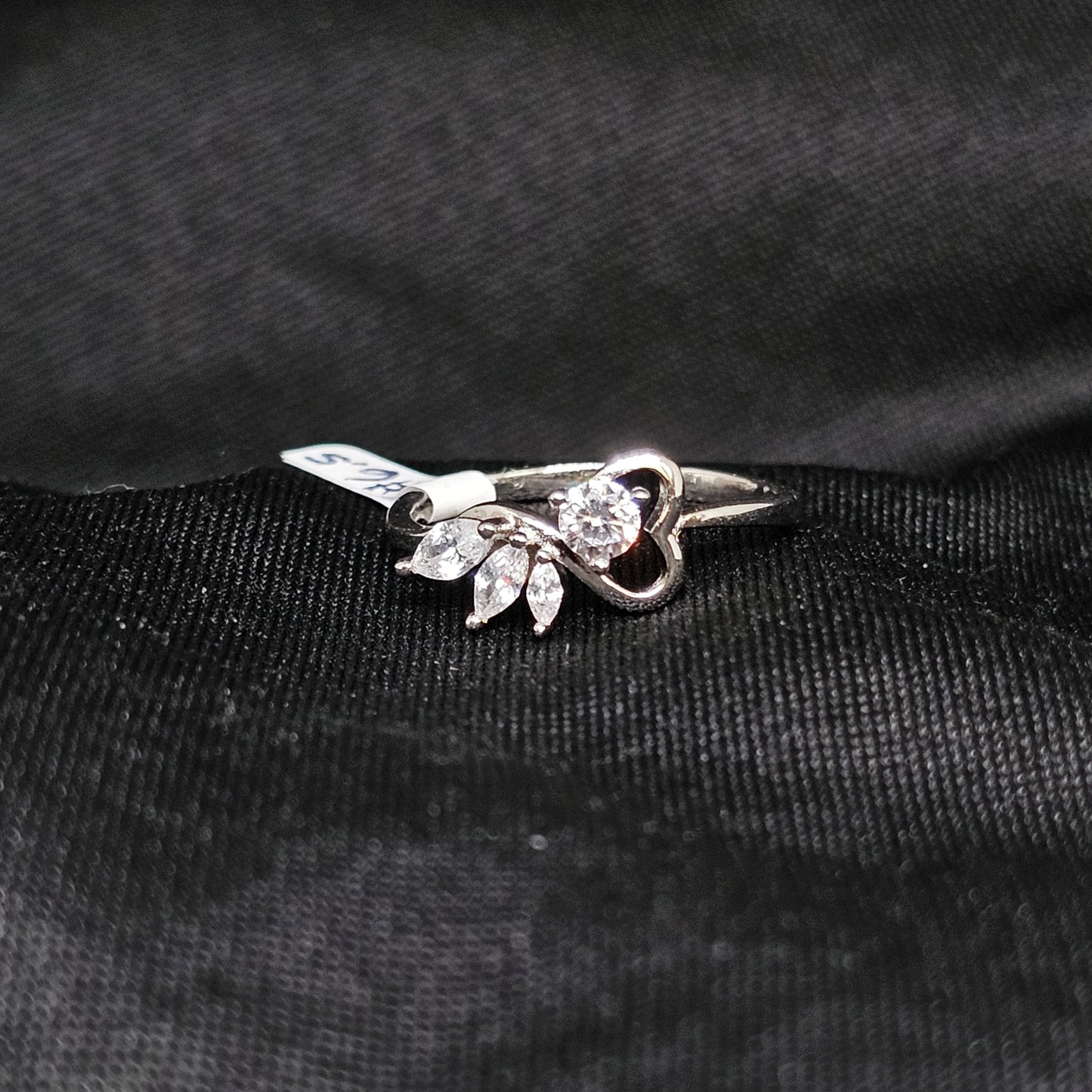 Delicate Leaf and Heart Crystal Ring in Silver – Size 6.5