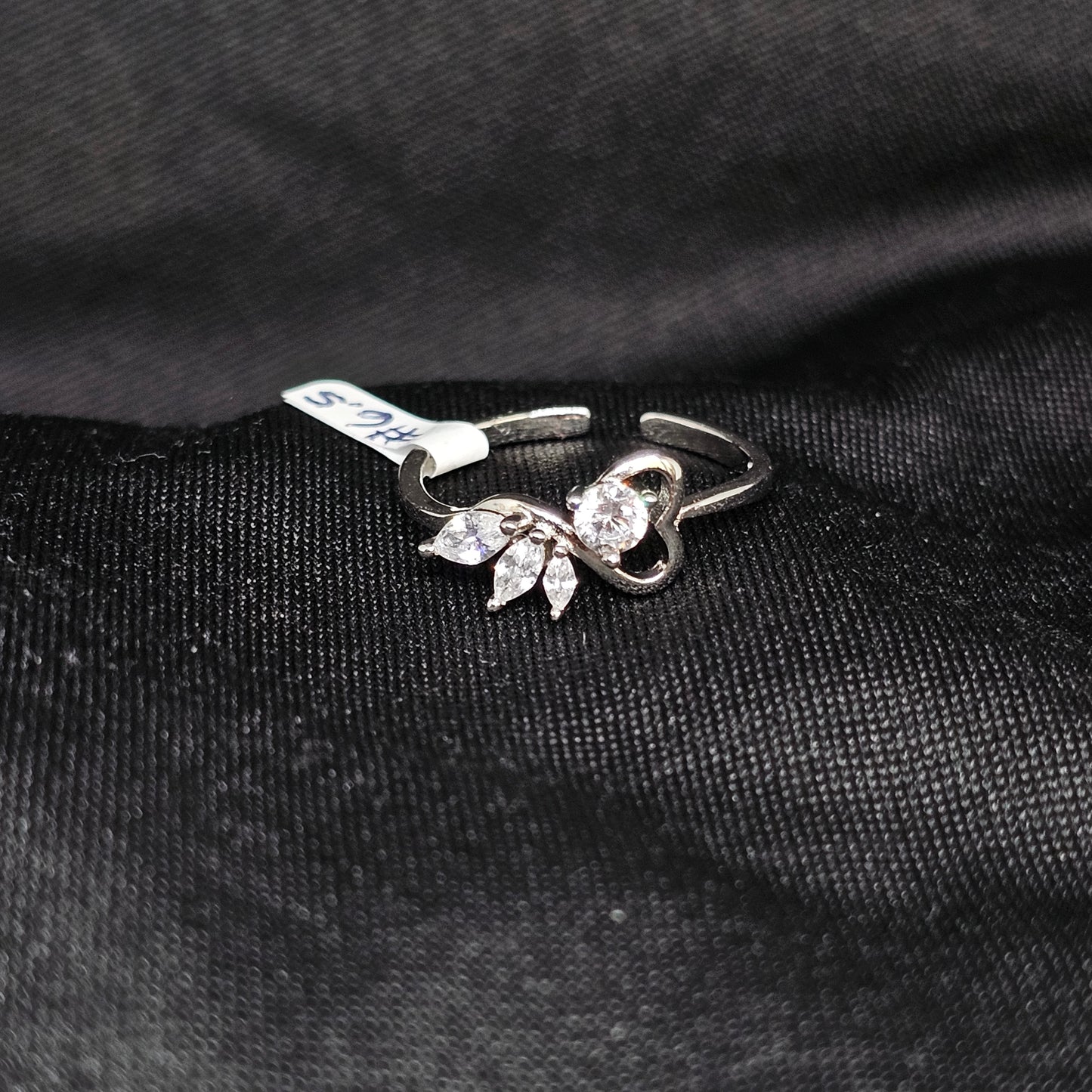 Delicate Leaf and Heart Crystal Ring in Silver – Size 6.5