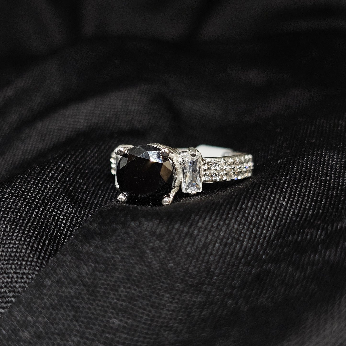 Elegant Black Stone Ring – Silver Tone, Size 7, Sparkling Band