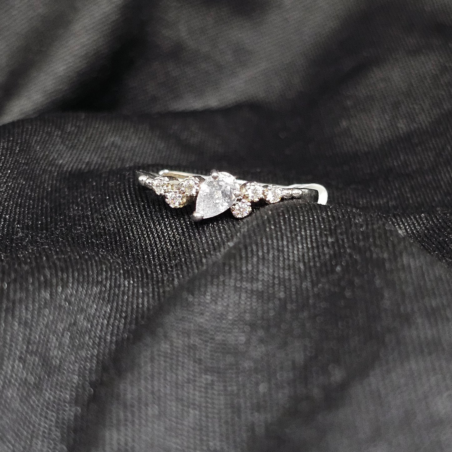 Elegant Teardrop CZ Ring with Side Accents – Size 7.5