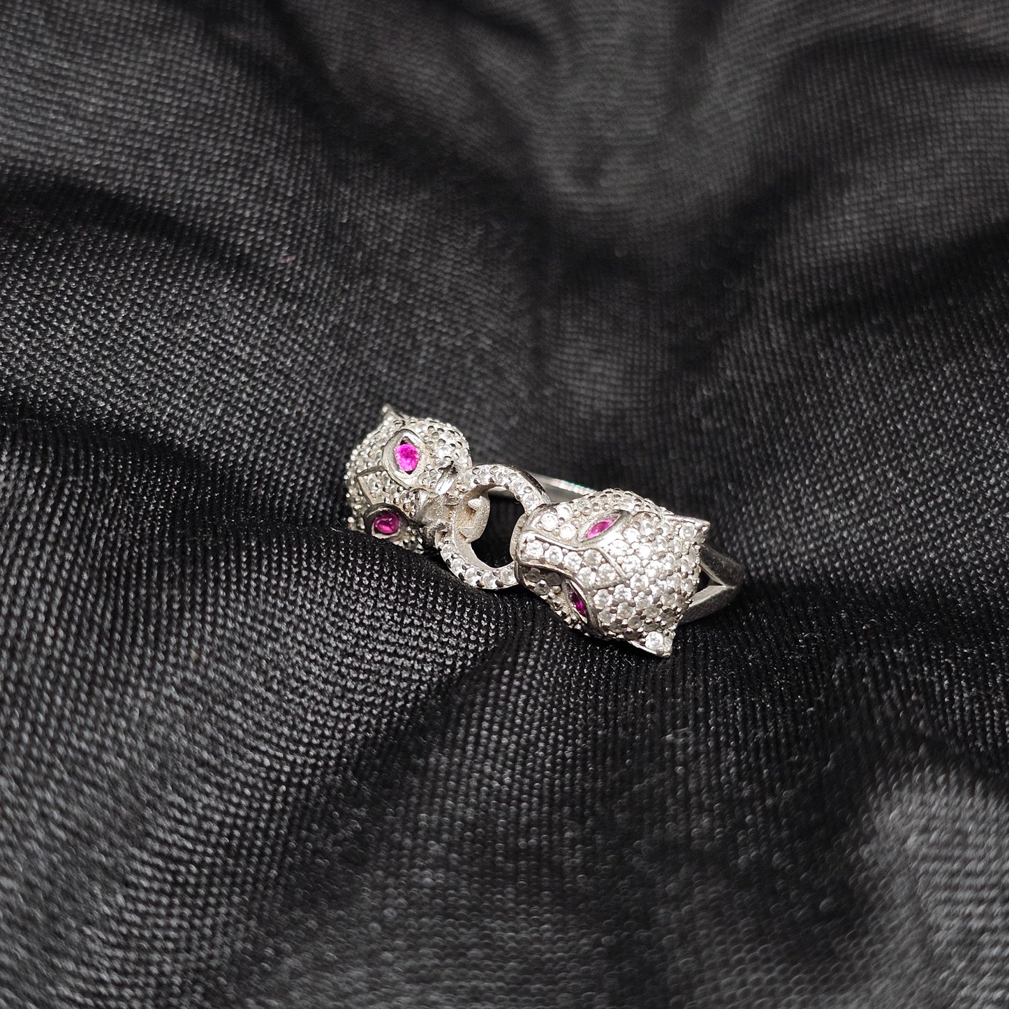 Dual Panther Head Silver Ring with Pink Eyes – Size 7