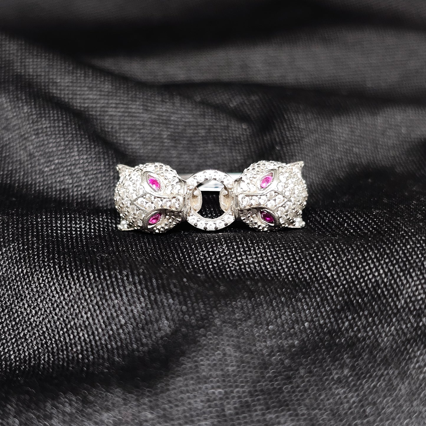 Dual Panther Head Silver Ring with Pink Eyes – Size 7