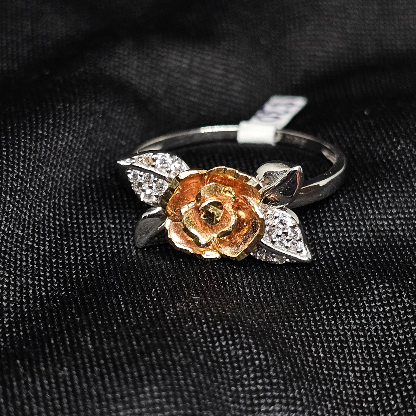 Elegant Rose Gold Flower Ring with CZ Leaves – Size 9, 3g