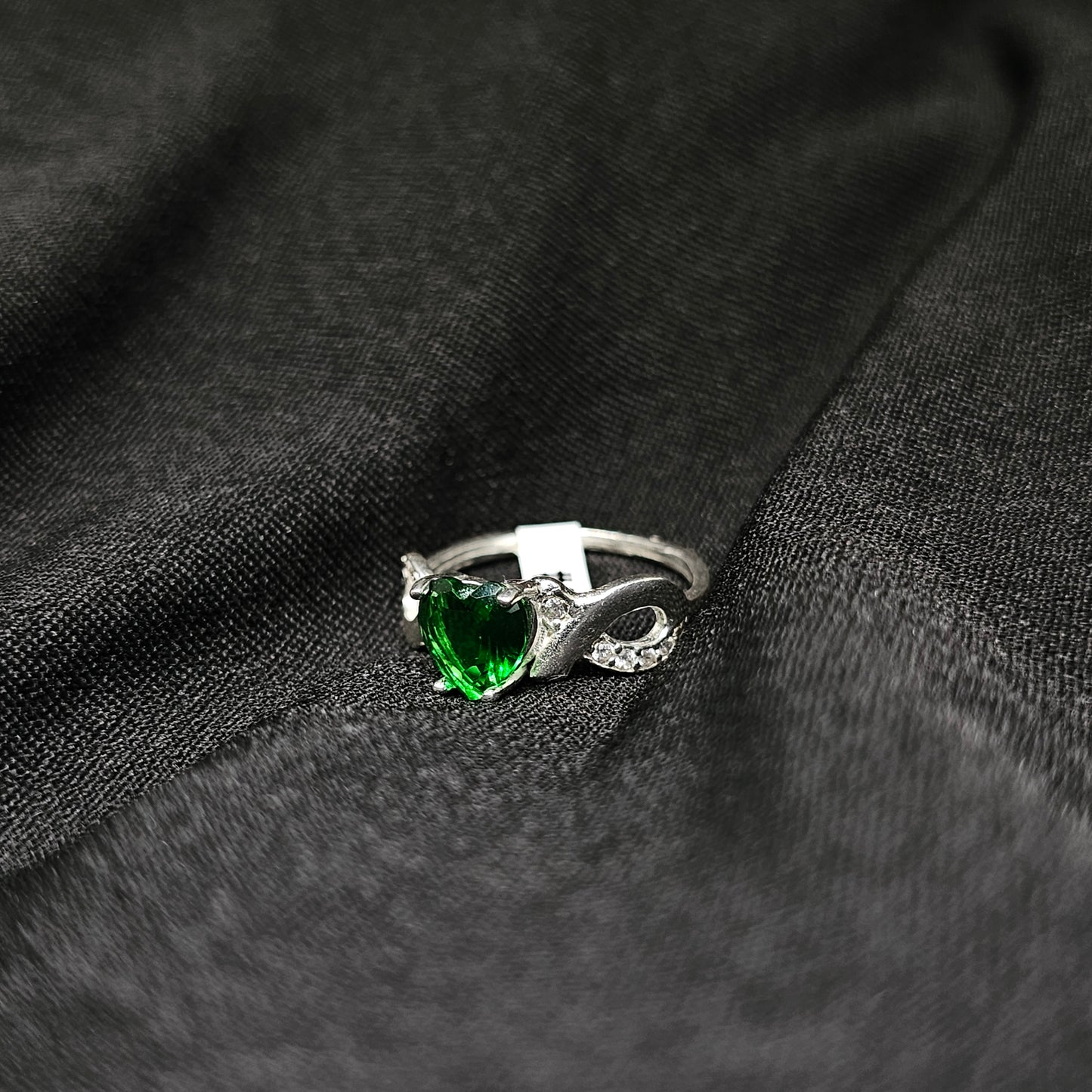 Heart-Shaped Green Gemstone Ring with Infinity Band – Size 6