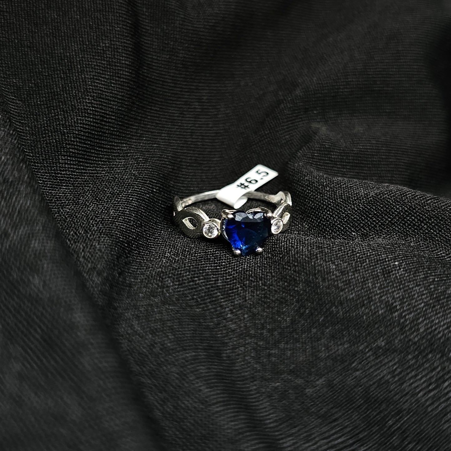 Heart-Shaped Blue Gemstone Ring with Silver Accents – Size 6.5