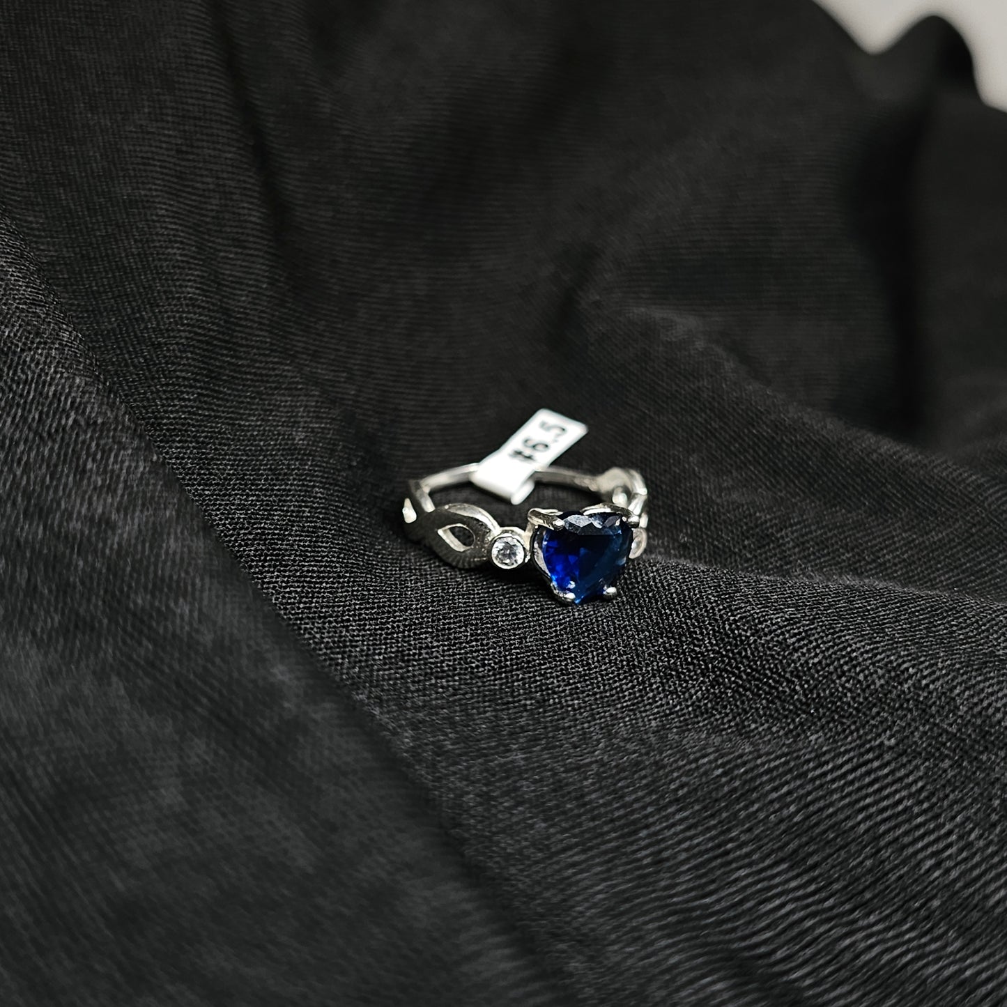 Heart-Shaped Blue Gemstone Ring with Silver Accents – Size 6.5