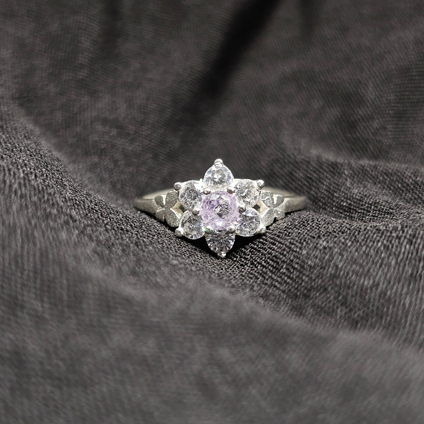 925 Silver Purple CZ Flower Ring – Size 7 Delicate Sparkle Band