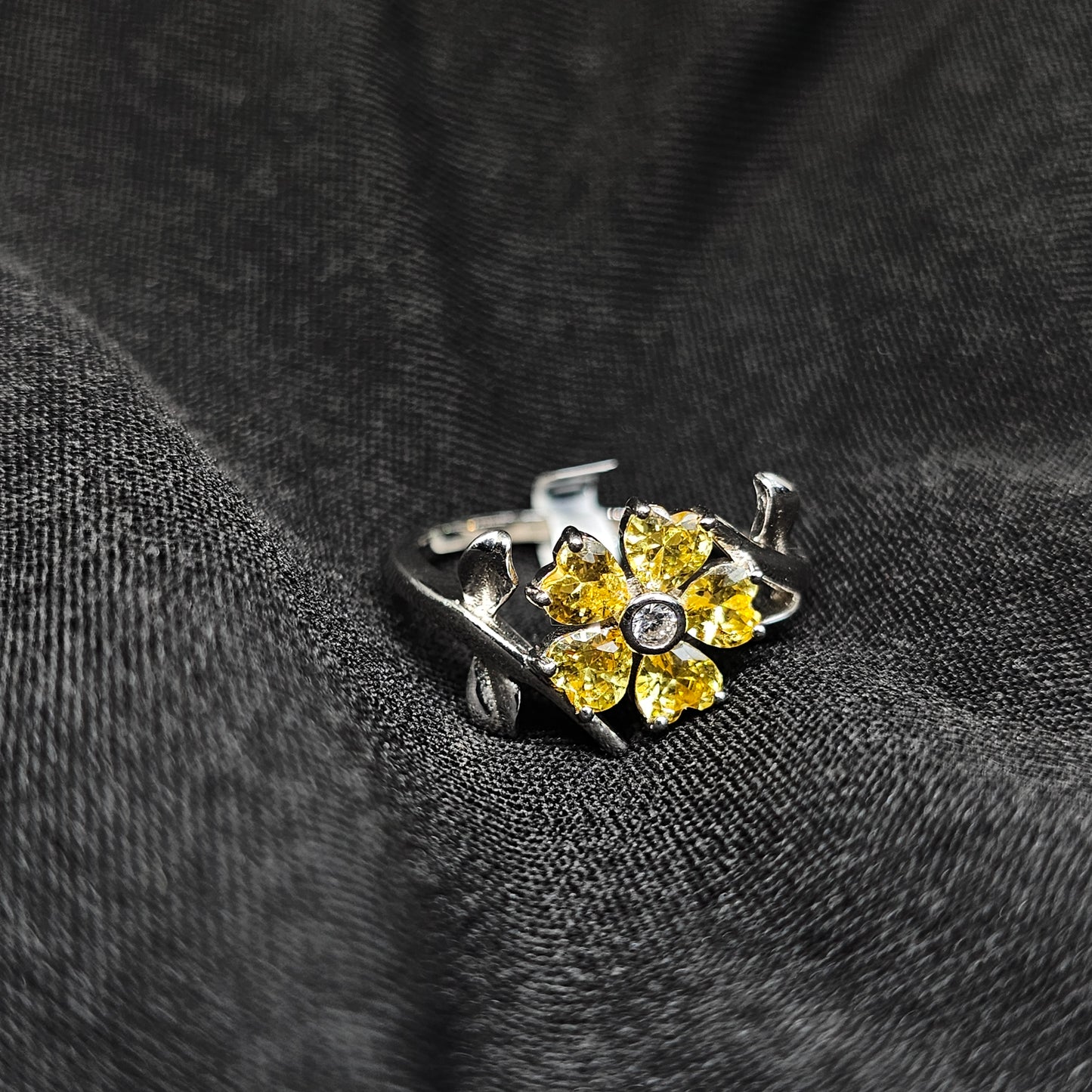 Silver Floral Ring with Yellow Gemstones – Size 7.5