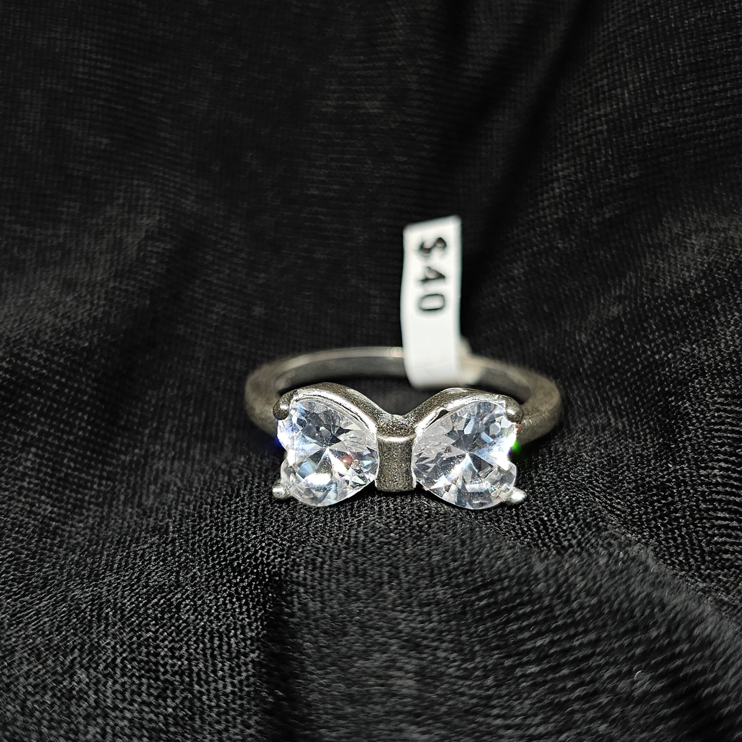 Silver Bow Ring with Heart-Shaped Crystals – Size 8.5