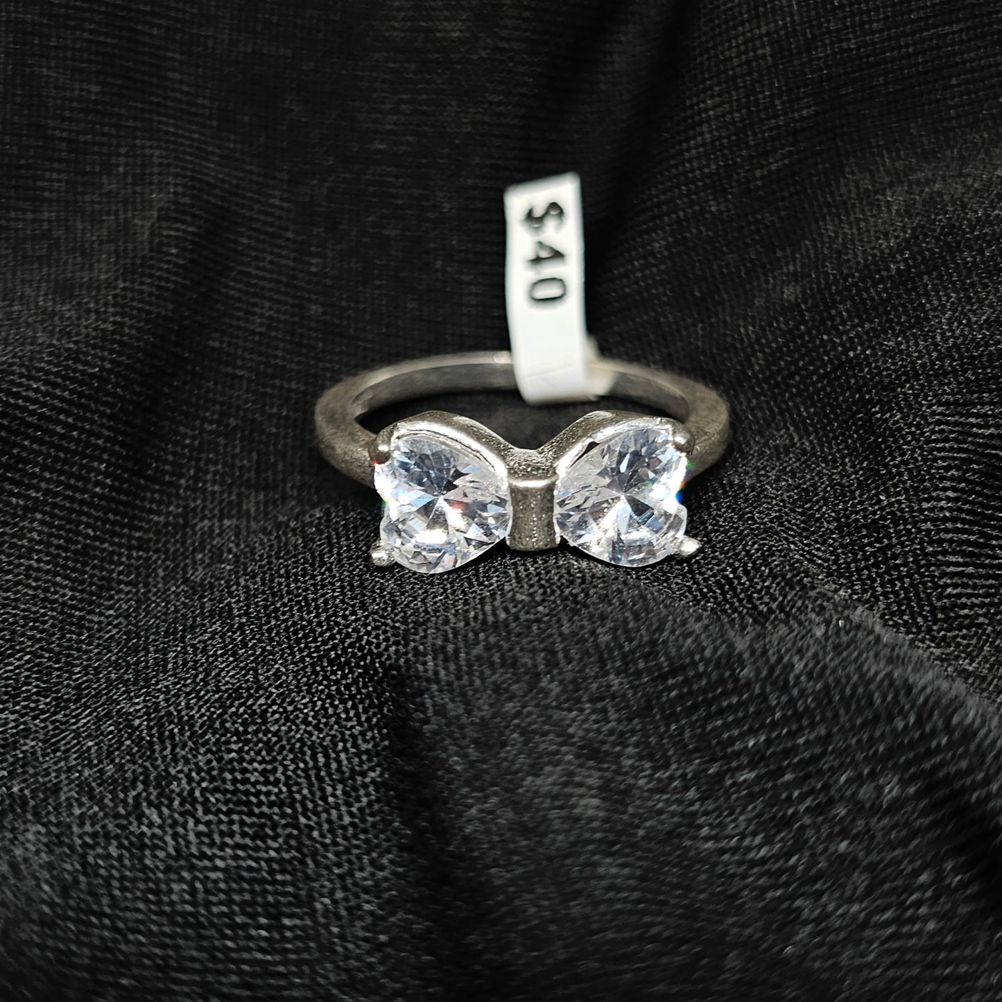 Silver Bow Ring with Heart-Shaped Crystals – Size 8.5