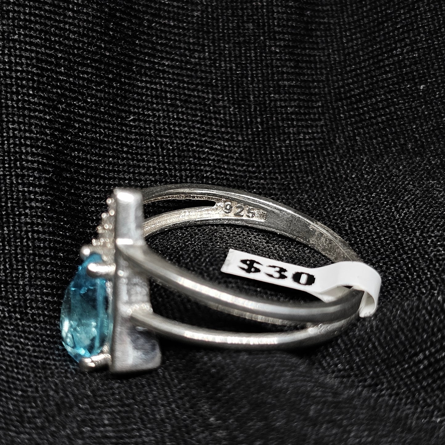 V-Shaped Blue Teardrop Crystal Ring in Silver – Size 8.5