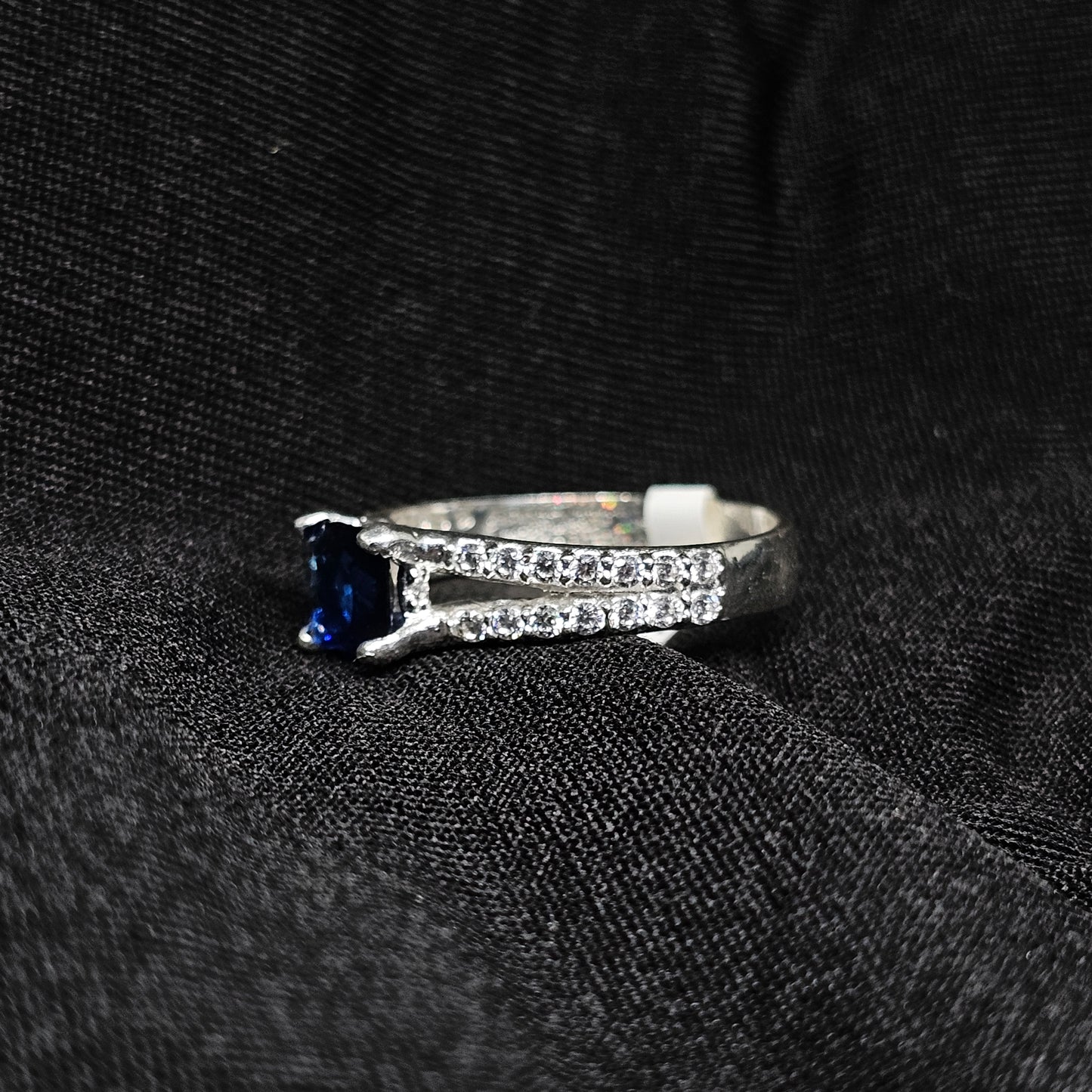 Elegant Blue Sapphire Ring with Double Diamond Accent Band