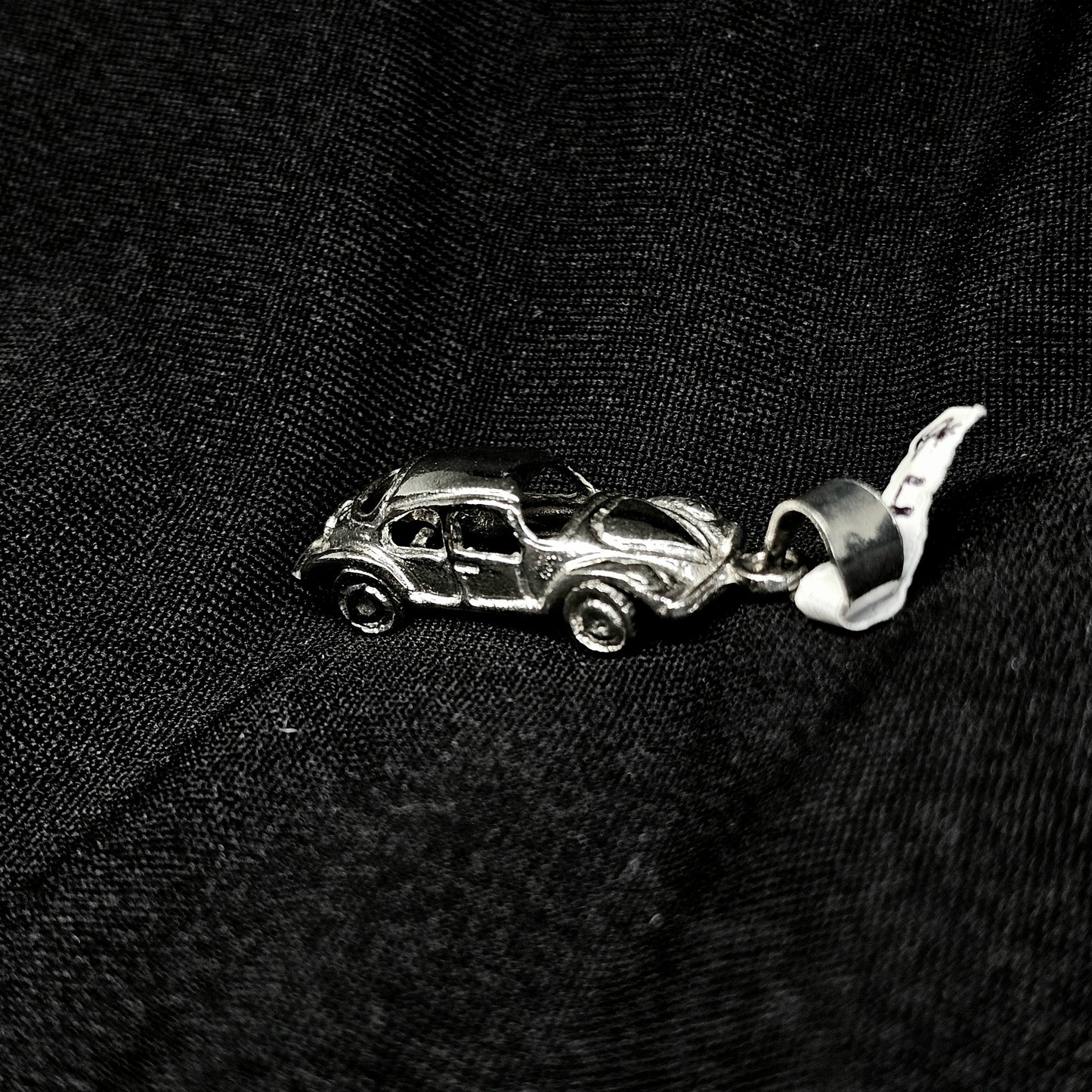 3D Car Pendant Necklace – Automotive Jewelry for Car Lovers