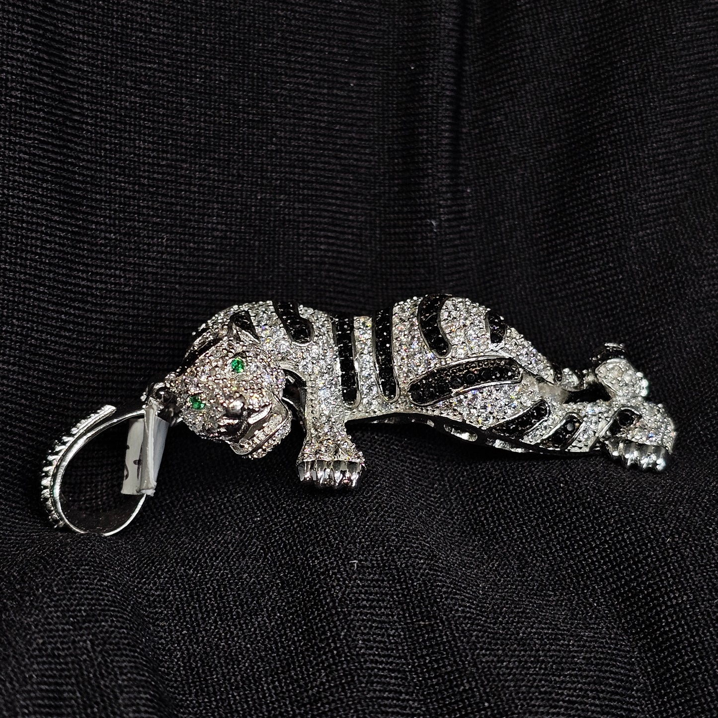Tiger Pendant – Bold Animal Jewelry for Men & Women