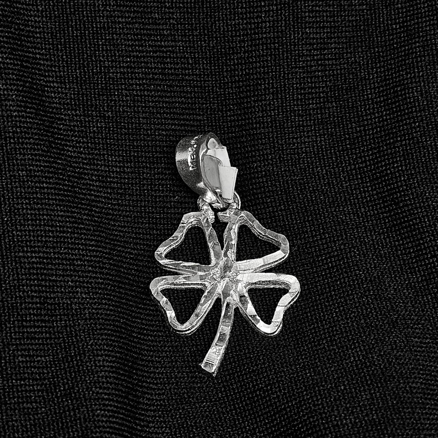 Leaf Clover Pendant – Lucky Four Leaf Necklace for Women & Men