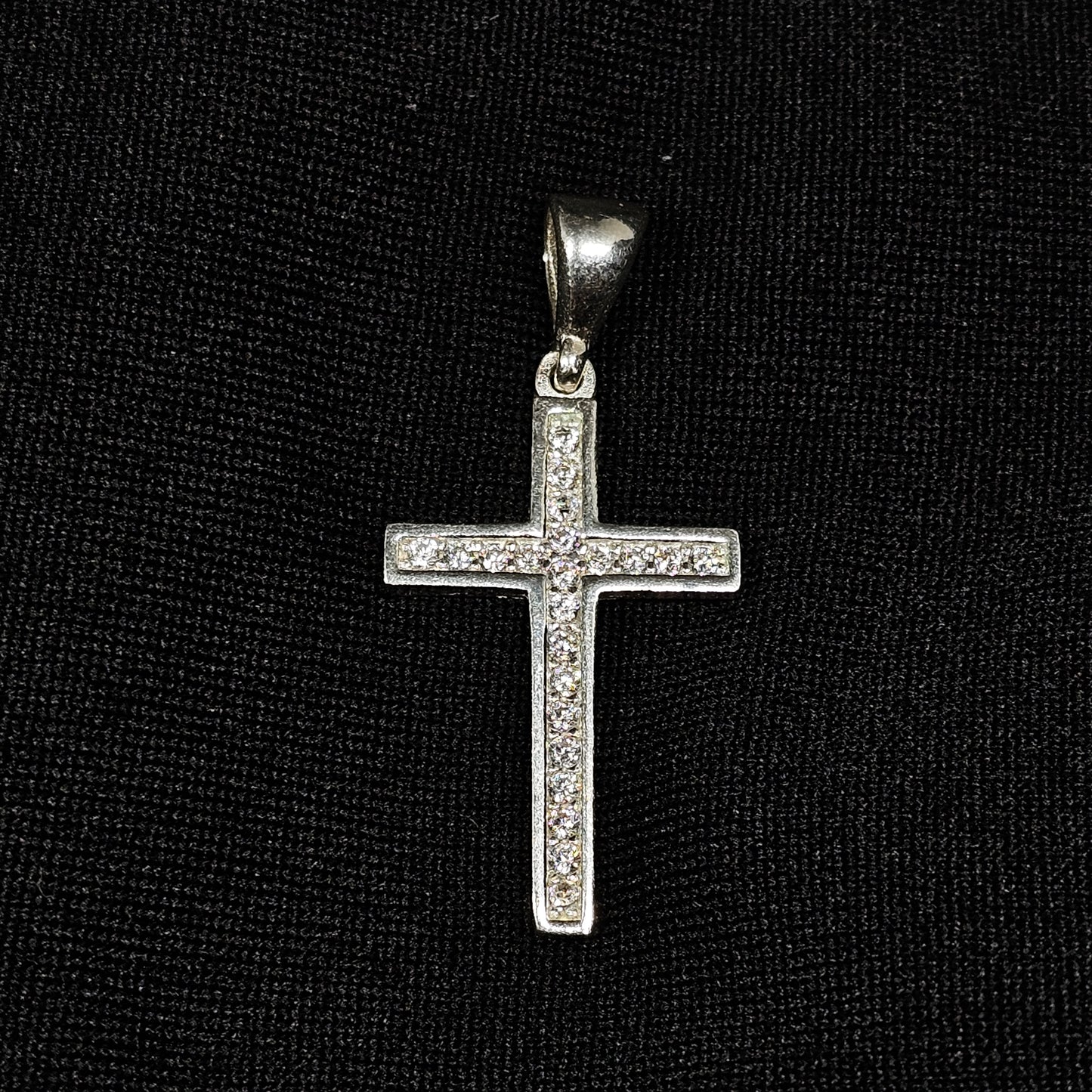 Cubic Zirconia Cross Pendant – Elegant Faith Symbol in Silver Tone (5g)