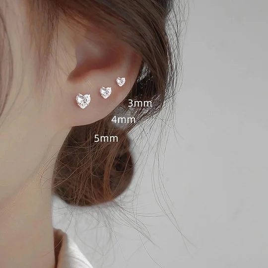 1 Pair 925 Sterling Silver Heart Shaped Ear Studs – Women’s