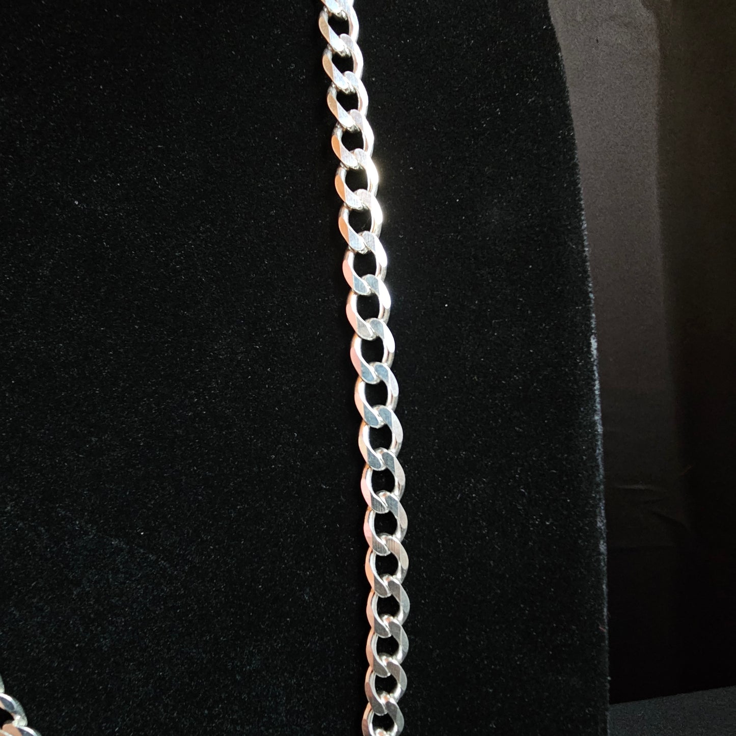 28" Curb Link Chain Necklace