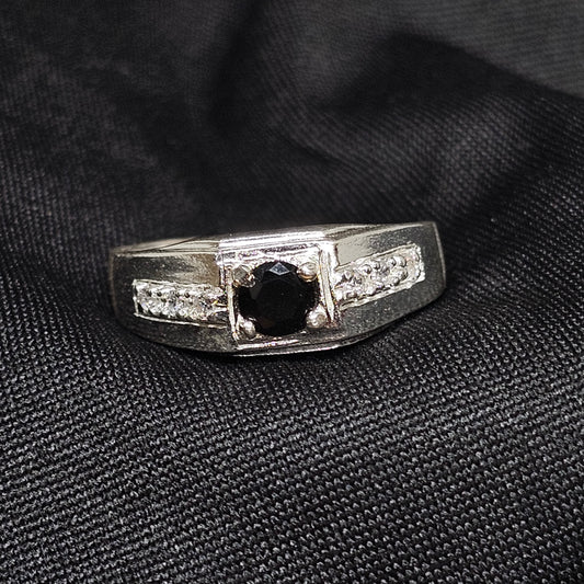 Men’s Silver Ring with Black Center Stone – Size 8.5 & 12, 4g