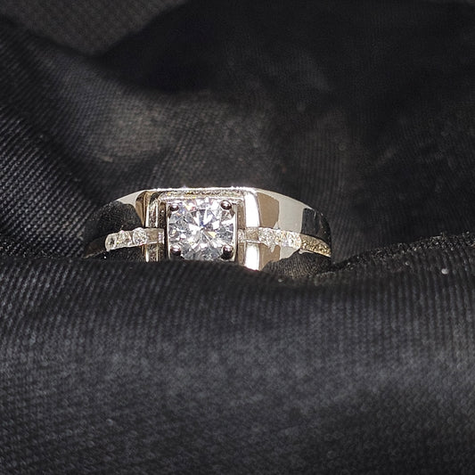 Men’s Silver Ring with CZ Center Stone – Size 11, 11.5, 7g