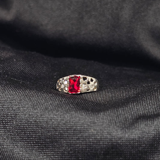 Silver Geometric Ring with Red Stone – Size 2, Lightweight 1.5g