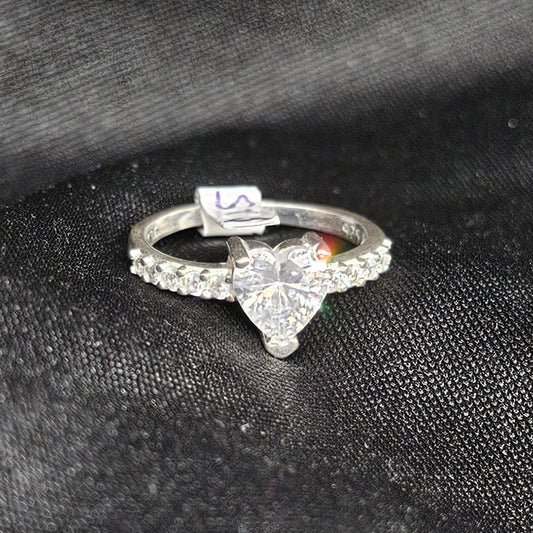 Silver Heart Cut Stone Ring with Side Stones – Size 7, 2.5g