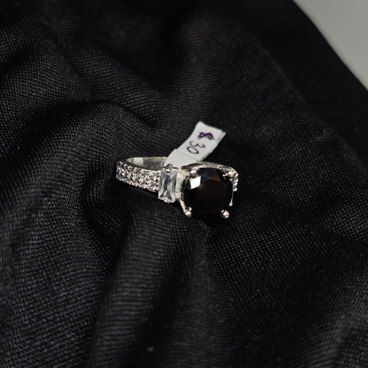 Elegant Black Stone Ring – Silver Tone, Size 7, Sparkling Band