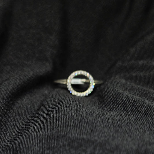 Sterling Silver Circle Ring with Cubic Zirconia – Size 6