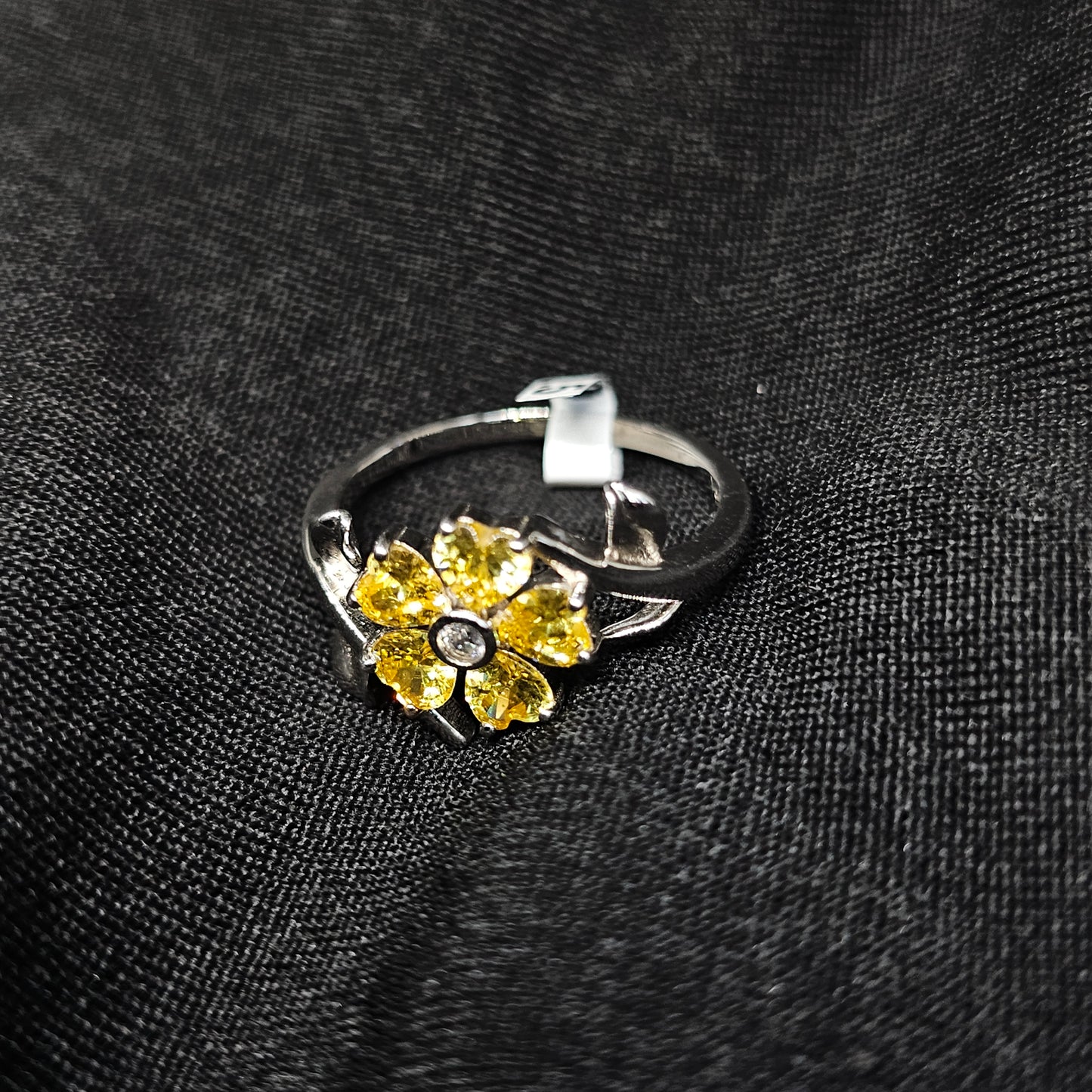 Silver Floral Ring with Yellow Gemstones – Size 7.5