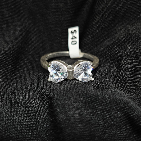 Silver Bow Ring with Heart-Shaped Crystals – Size 8.5
