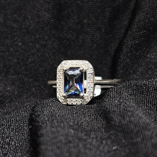 Blue Purple Mix Halo Ring in Silver – Size 8.5