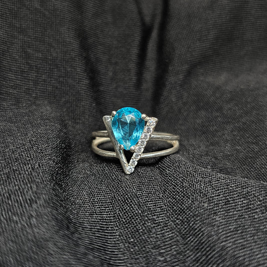 V-Shaped Blue Teardrop Crystal Ring in Silver – Size 8.5