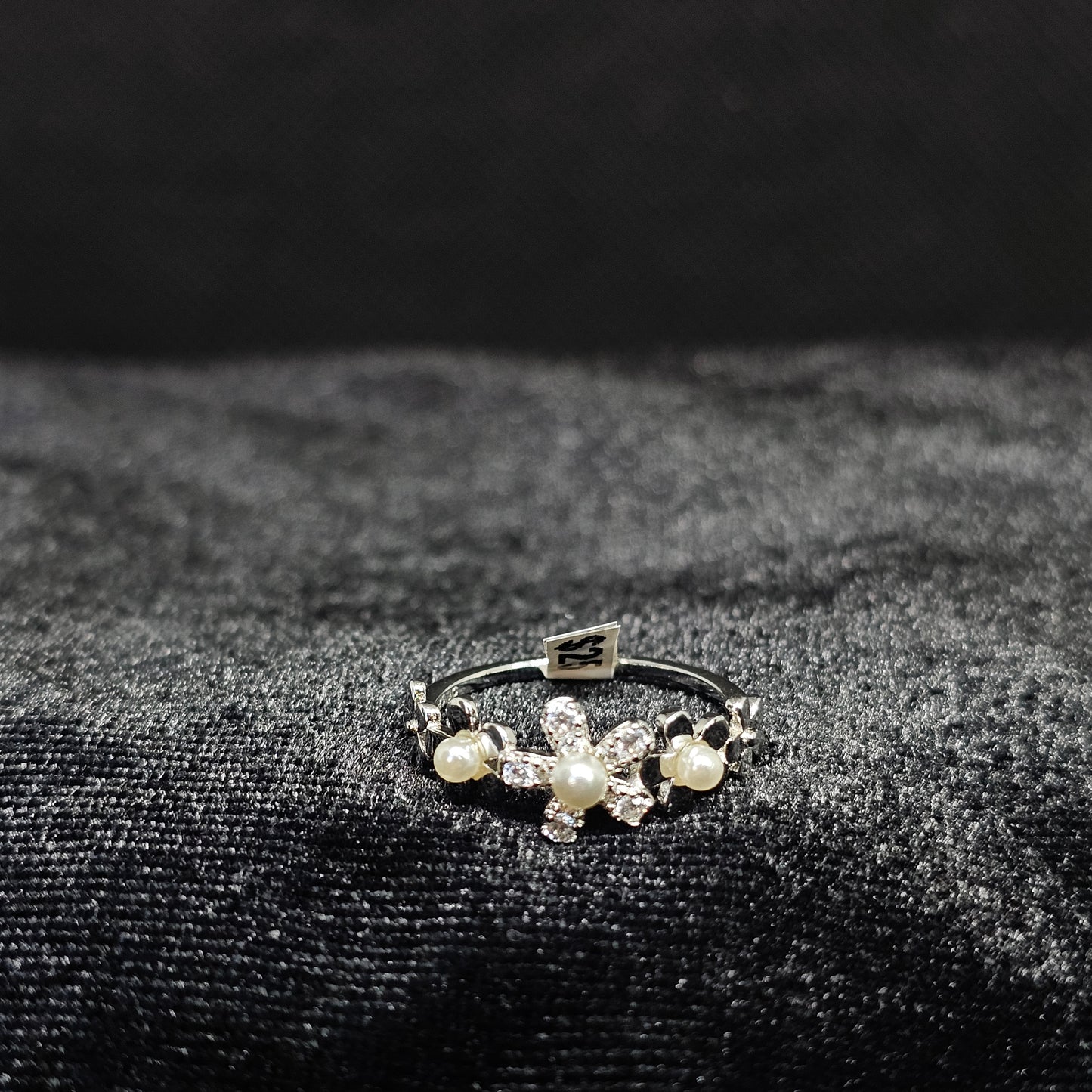 Flower Silver Ring with Pearl Stones